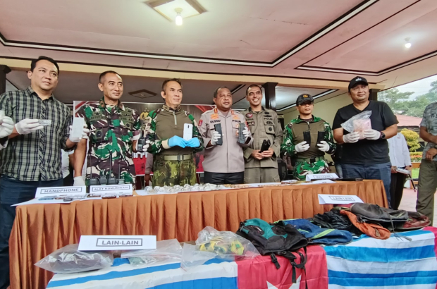 filter: 0; fileterIntensity: 0.0; filterMask: 0; captureOrientation: 0;
hdrForward: 0; module: photo;hw-remosaic: false;touch: (-1.0, -1.0);sceneMode: 3145728;cct_value: 0;AI_Scene: (-1, -1);aec_lux: 0.0;aec_lux_index: 0;HdrStatus: auto;albedo:  ;confidence:  ;motionLevel: 0;weatherinfo: null;temperature: 40;